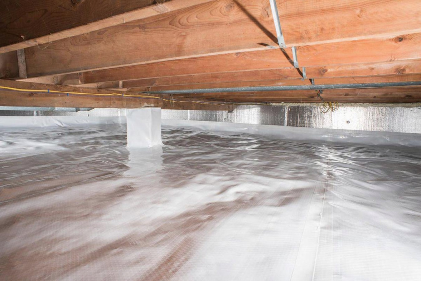 Crawl space vapor barrier in Redding, CA